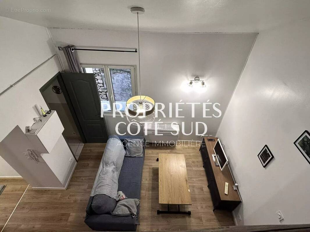 Appartement à MORNAS