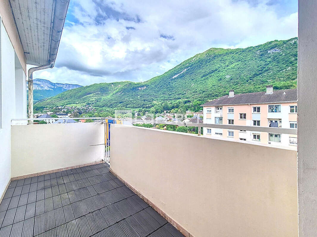 Appartement à CHALLES-LES-EAUX