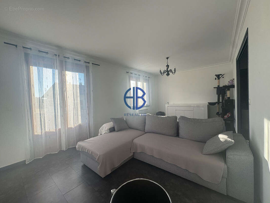 Maison à SERRIERES-DE-BRIORD