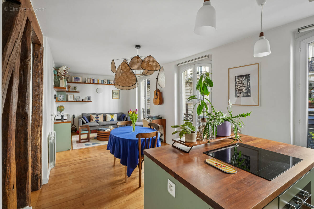 Appartement à PARIS-18E