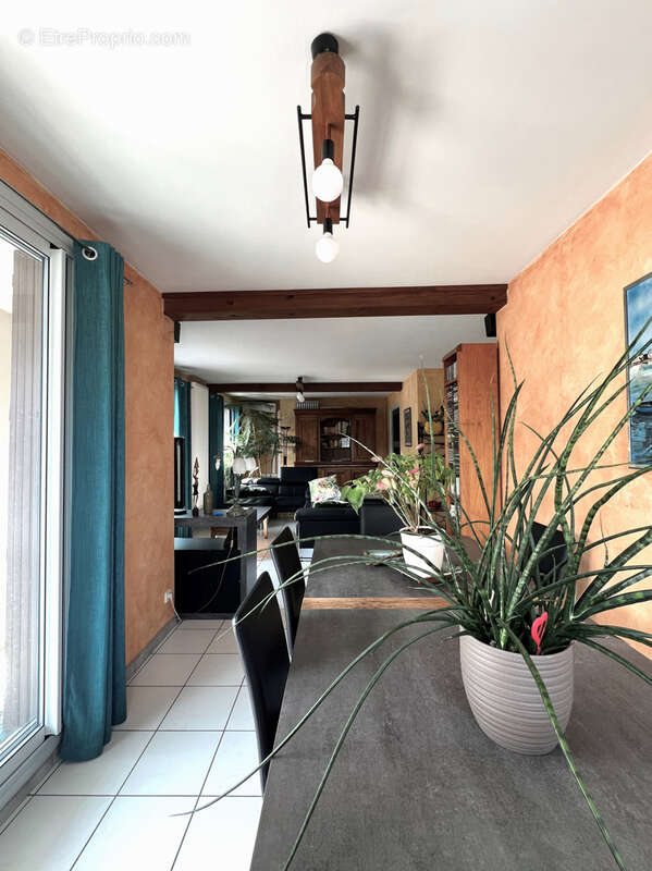 Appartement à FONTAINE