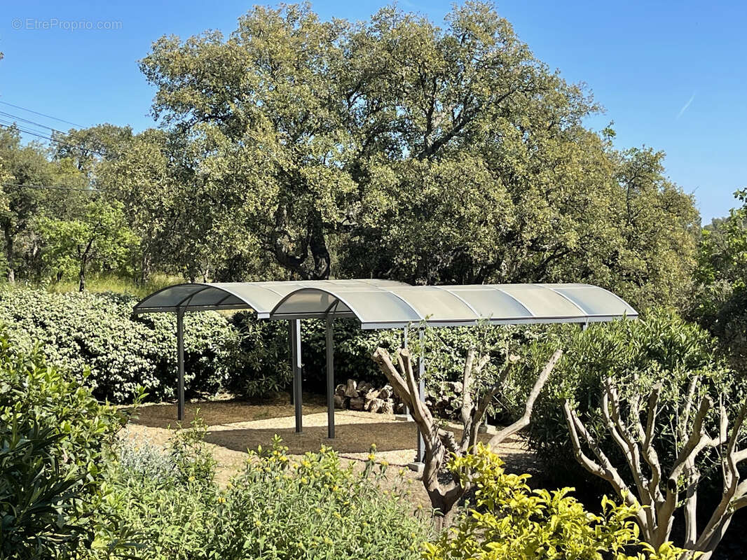 Maison à PLAN-DE-LA-TOUR