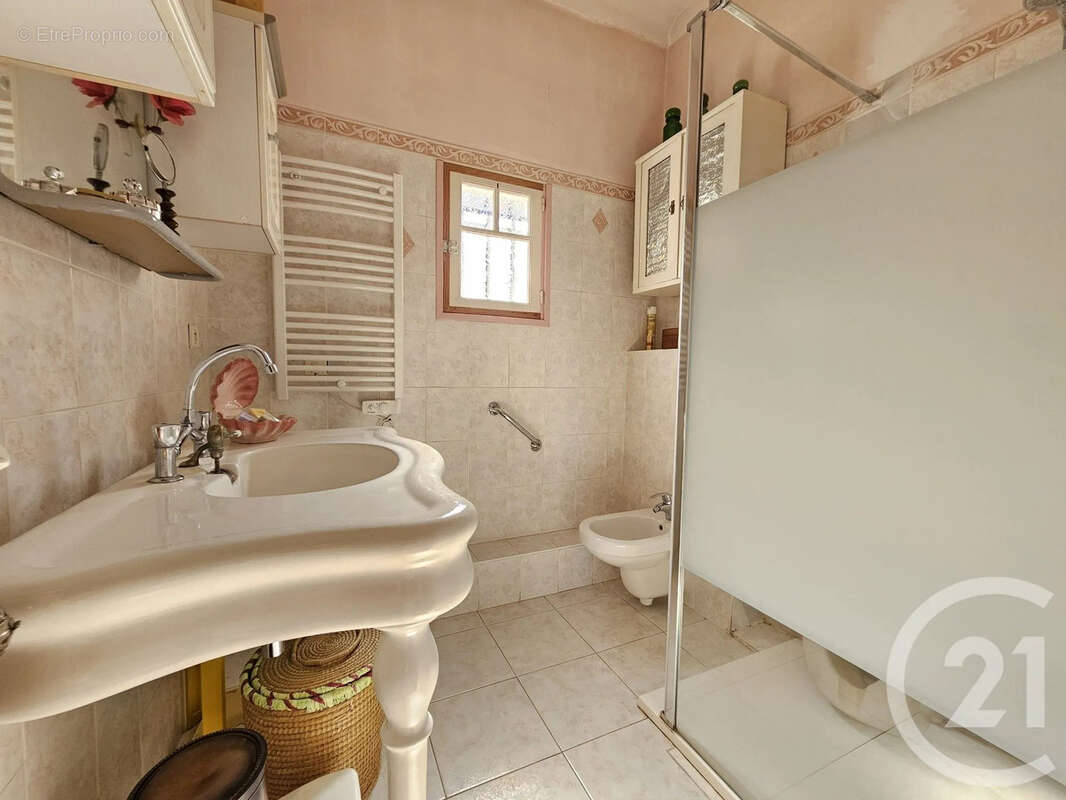 Maison 151 m² à Cagnes-Sur-Mer  - photo 20