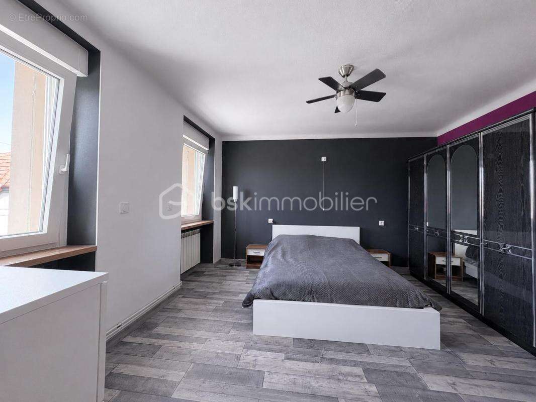 Maison familiale avec grange attenante : une opportunite rare ! - photo 13