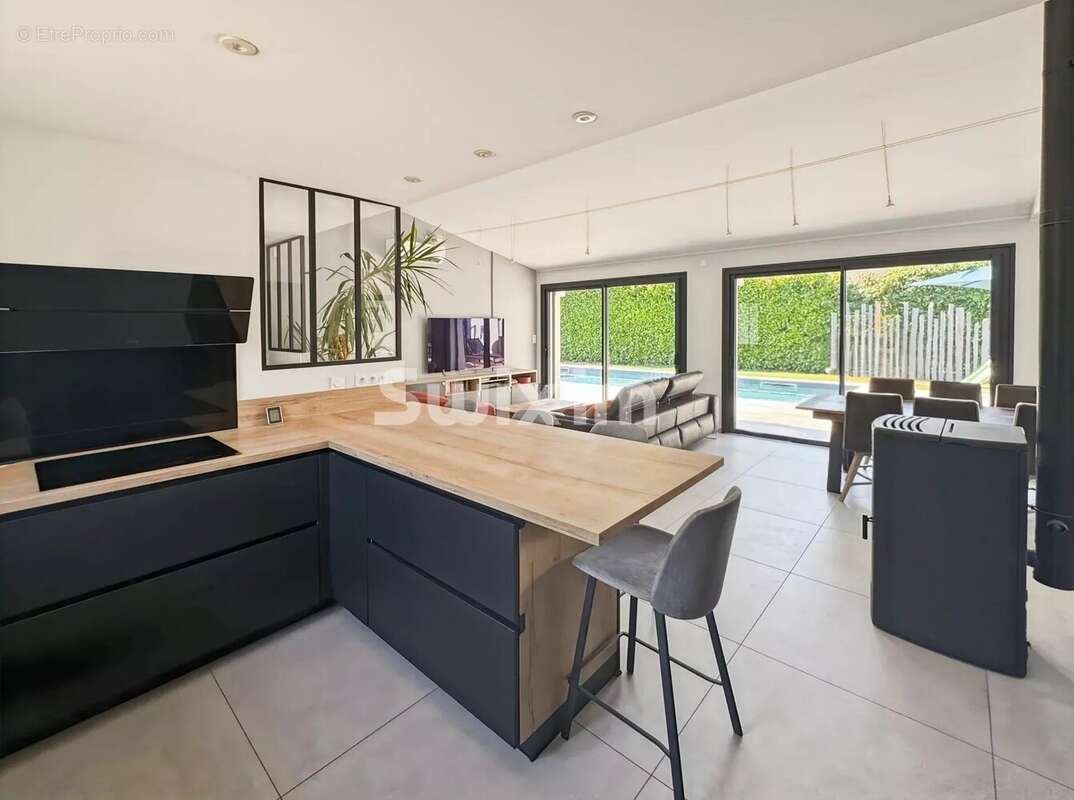 Maison à MONTBOUCHER-SUR-JABRON