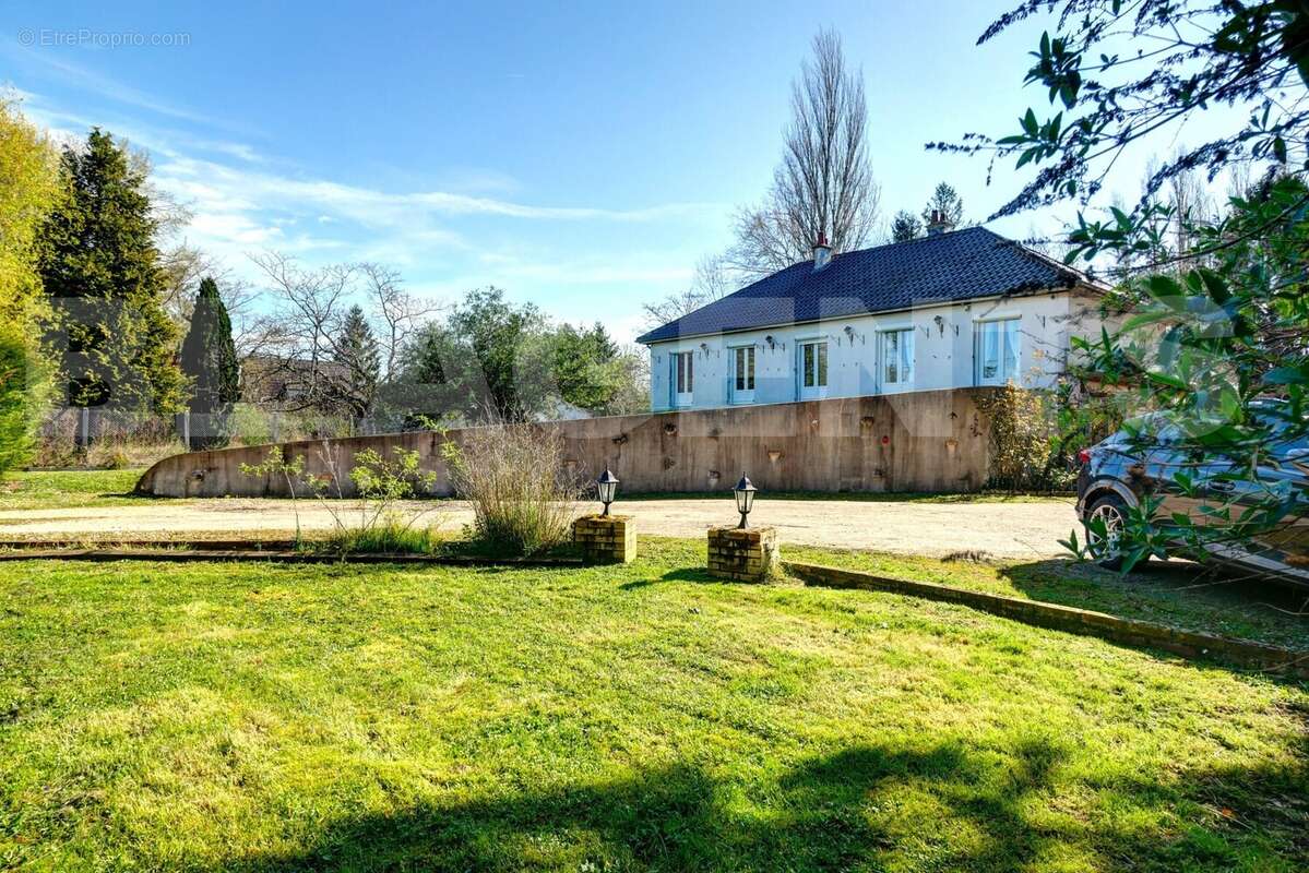 17 - Maison à LORRIS