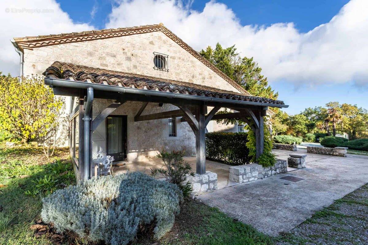 Chateau Estate - photo 15