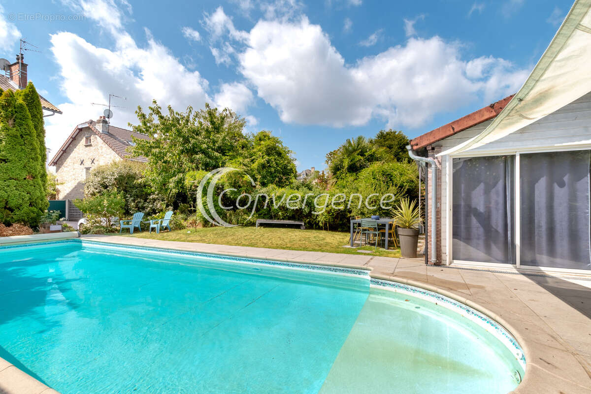 Maison de ville avec jardin, piscine, dépendance et garage - LIMOGES - photo 20