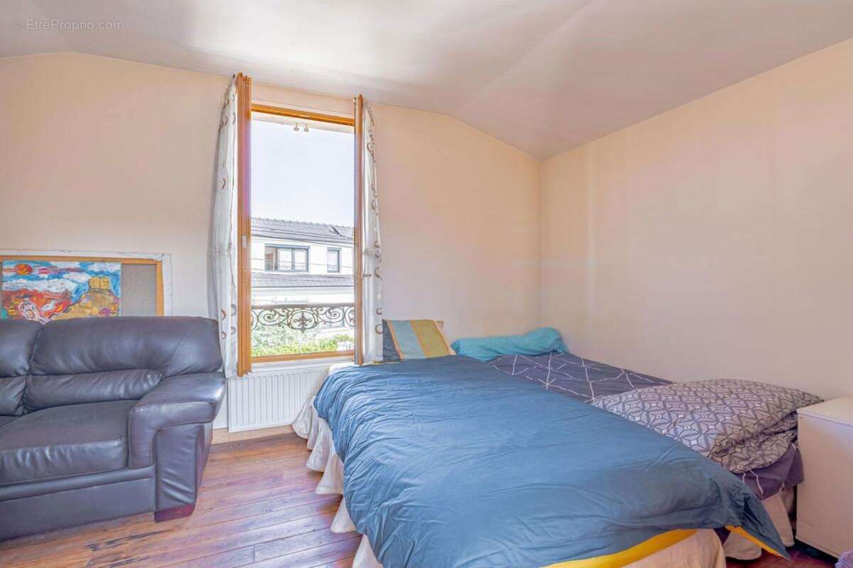 Maison à SAINT-MAUR-DES-FOSSES