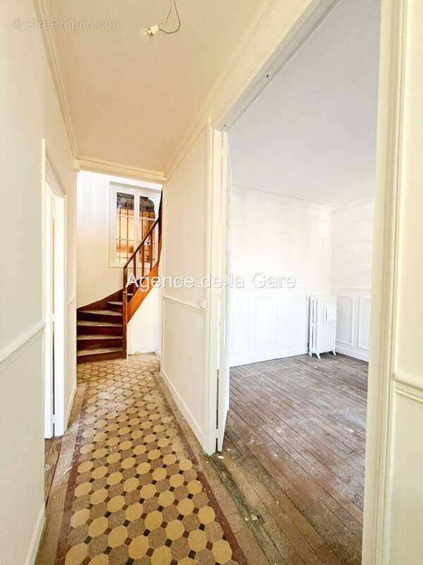 Maison à SARTROUVILLE