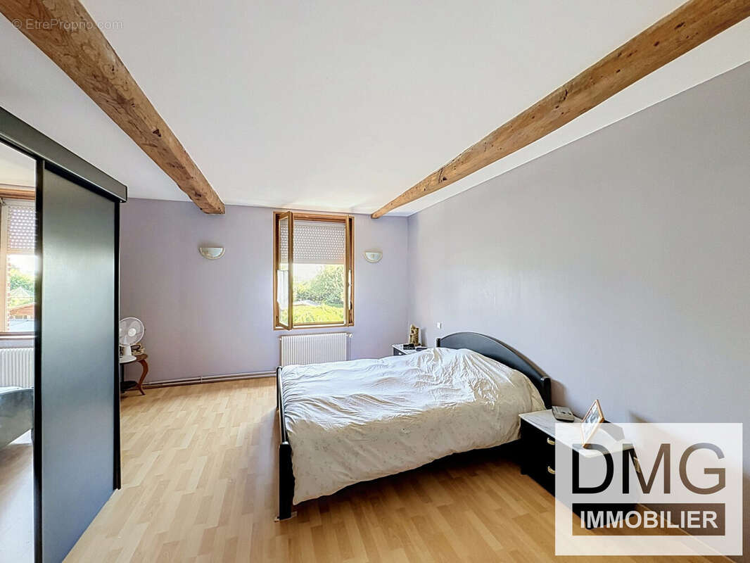 Maison 211 m² à Saint-Sylvestre-Cappel  - photo 7