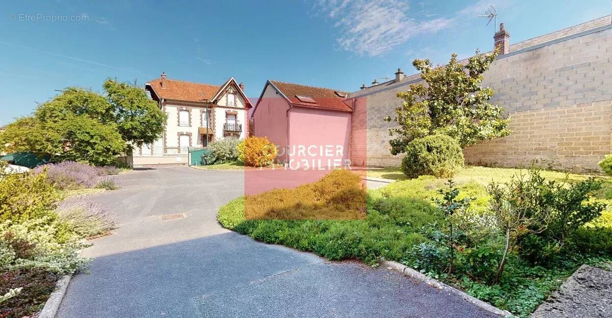 Maison à COURTENAY
