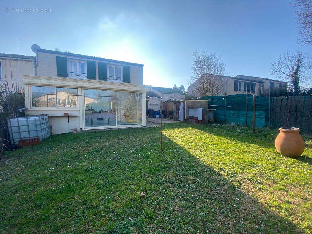 Maison à MONTALIEU-VERCIEU