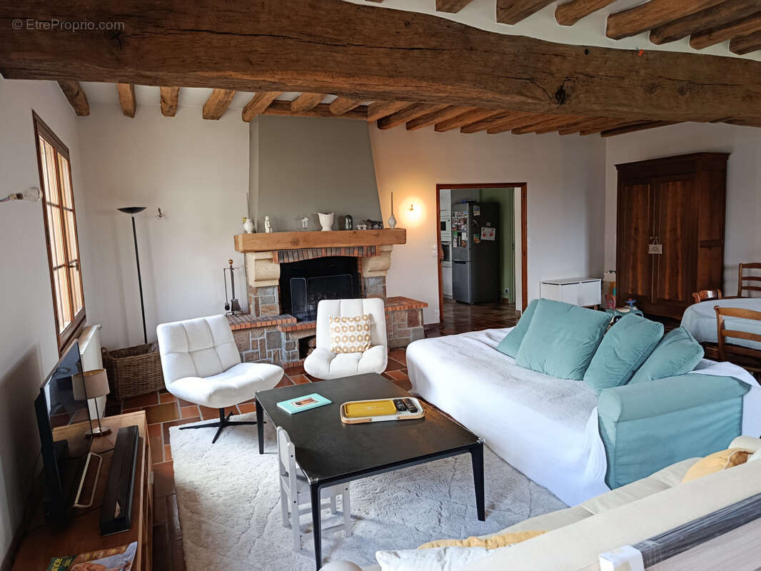 Maison à MONTCORBON