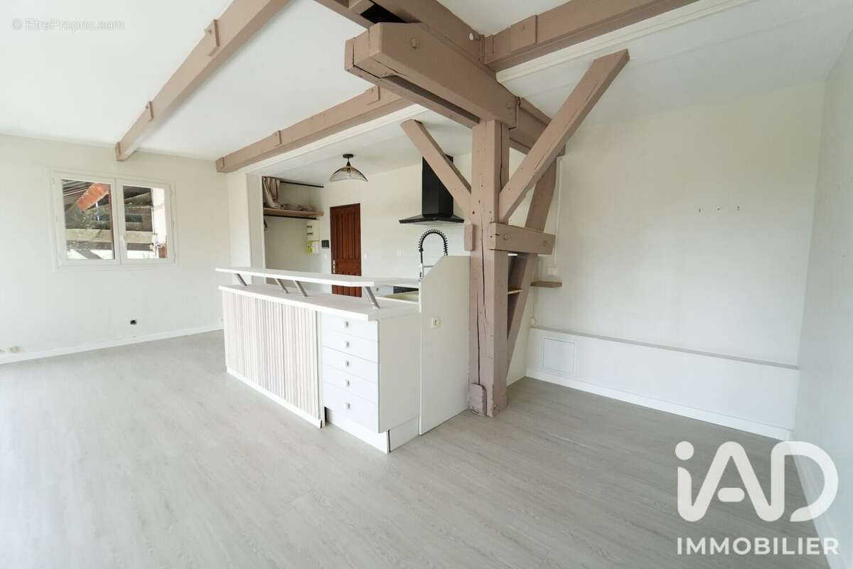 Photo 9 - Appartement à VERT-SAINT-DENIS