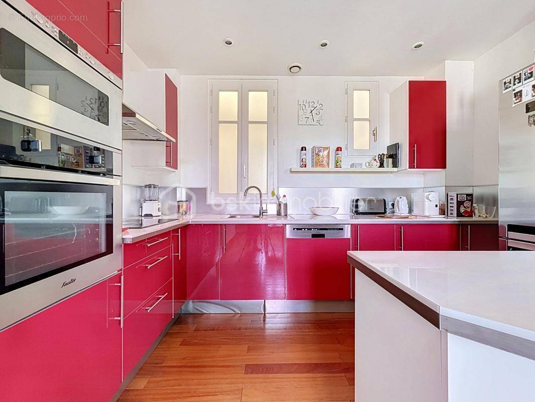 Appartement à LE MESNIL-LE-ROI