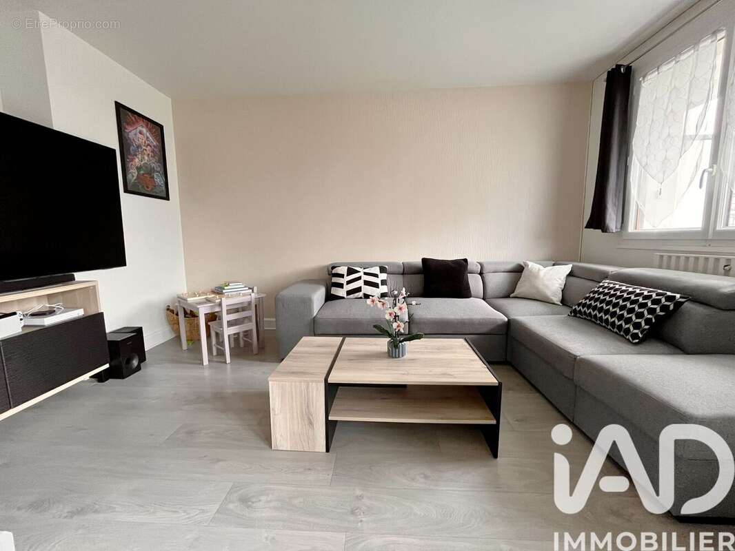Photo 2 - Appartement à CORBEIL-ESSONNES