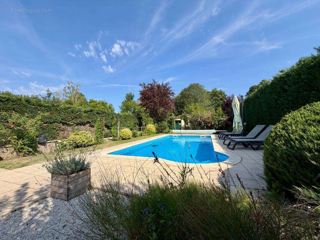 Au centre de Trémolat avec piscine - photo 14