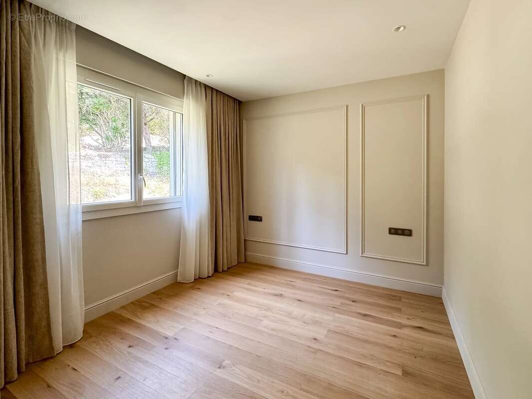 Appartement à BEAULIEU-SUR-MER