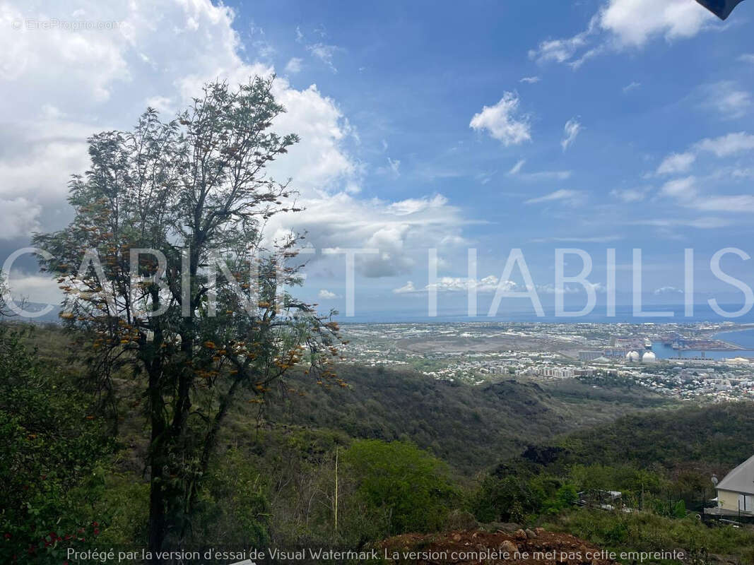 Terrain à LA POSSESSION