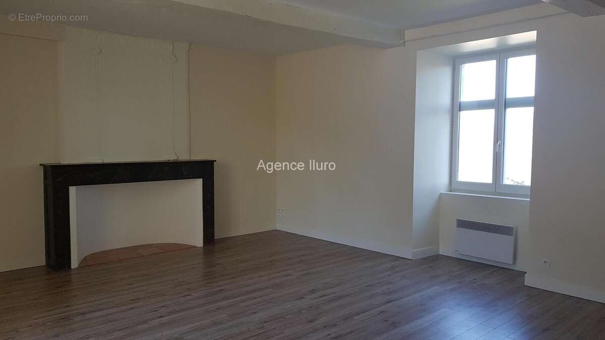 Oloron - bel appartement de caractere type t3 entierement renove avec places parking, cave et terrasse - photo 2