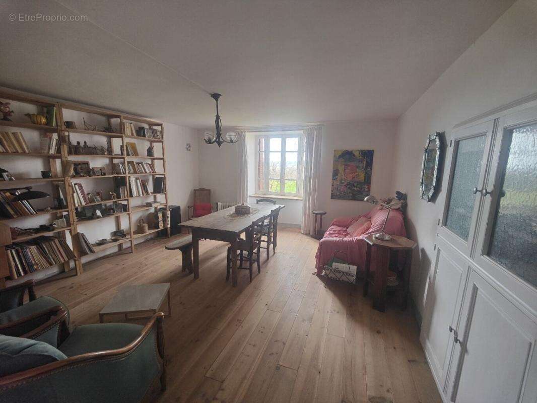 Maison à SAUVETERRE-DE-ROUERGUE