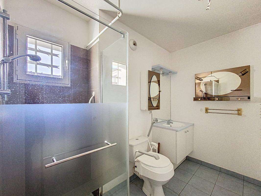 Appartement à SAINT-MAUR-DES-FOSSES