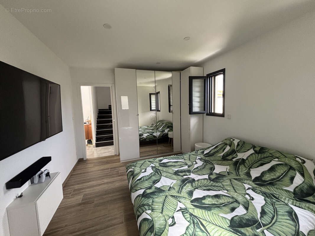 Maison à LIVRON-SUR-DROME