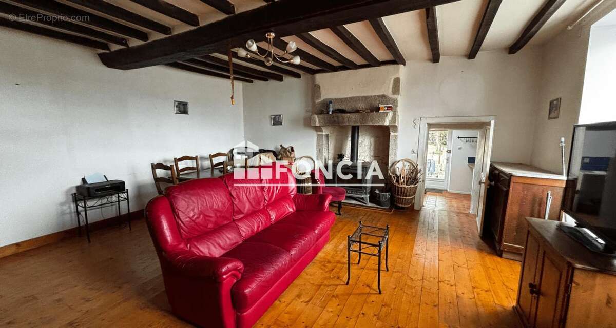 Maison à VILLAINES-LA-JUHEL