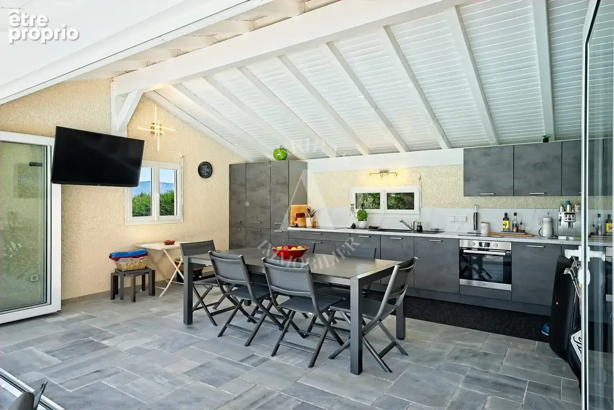 Maison 5 pièces 224 m² à vendre à Prevessin-Moens (01280) - photo 9