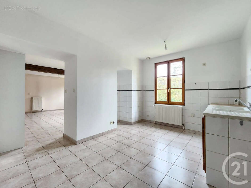 Maison à LES NOES-PRES-TROYES