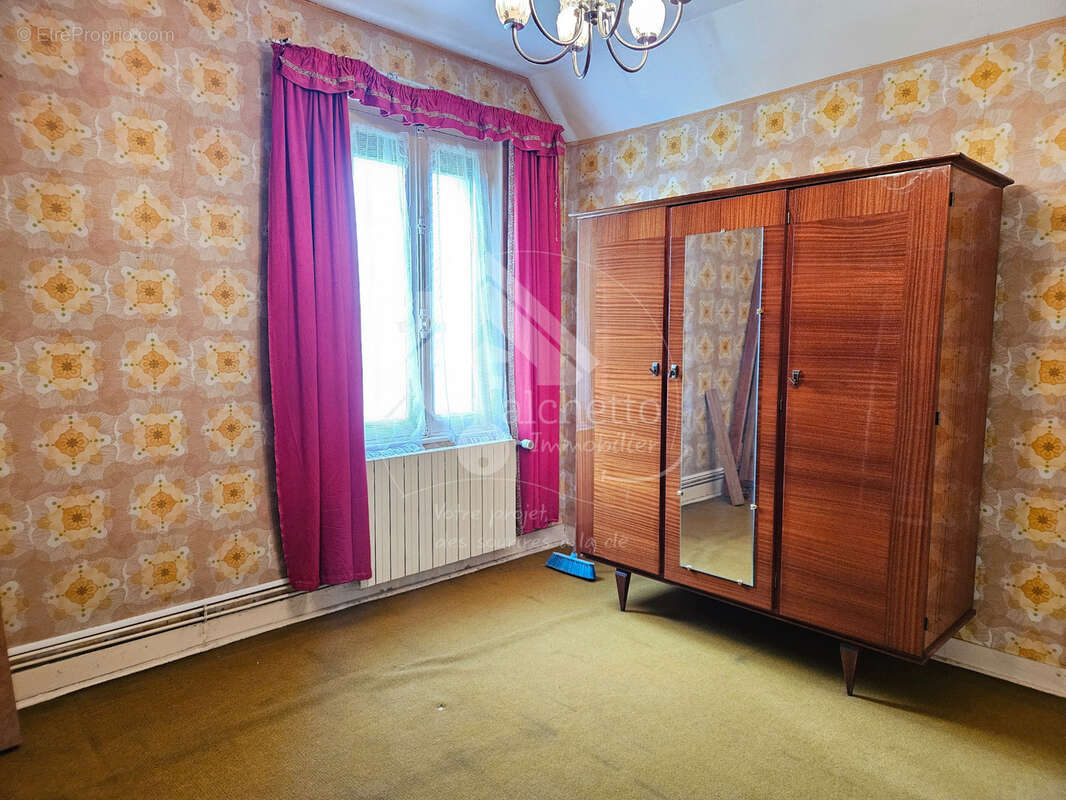 Maison à YZEURE