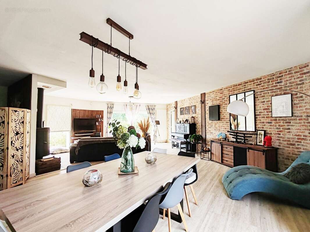 Maison à CHANTELOUP-LES-BOIS