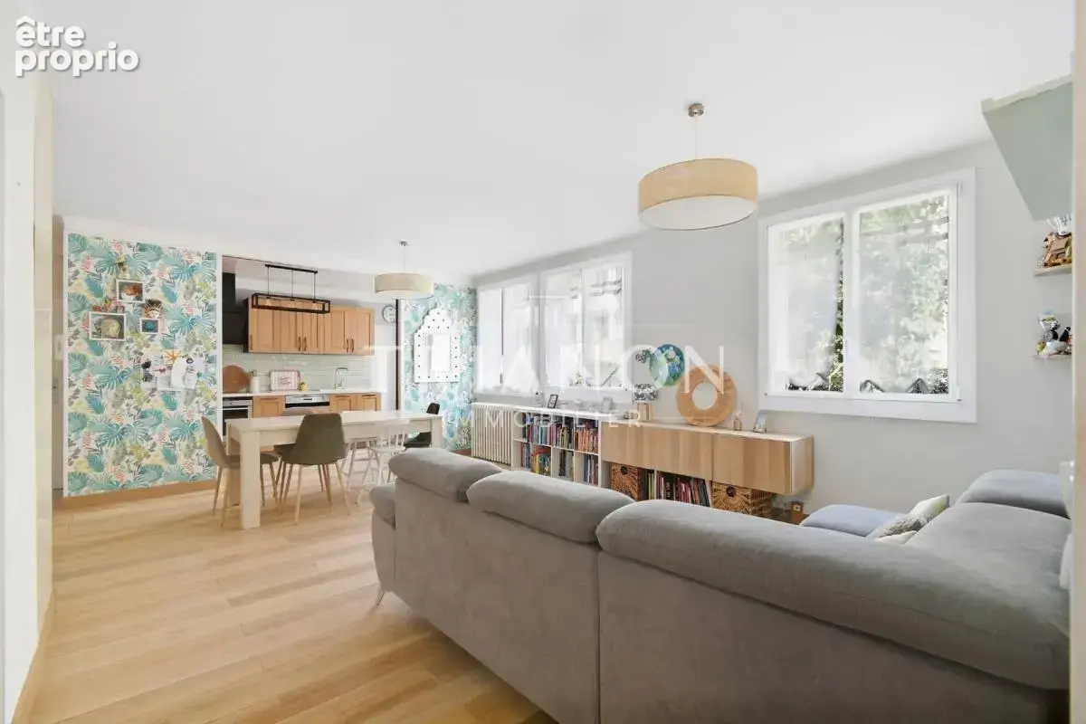 Un cadre privilégié pour ce bel appartement de 5 pièces et 81m² - photo 2