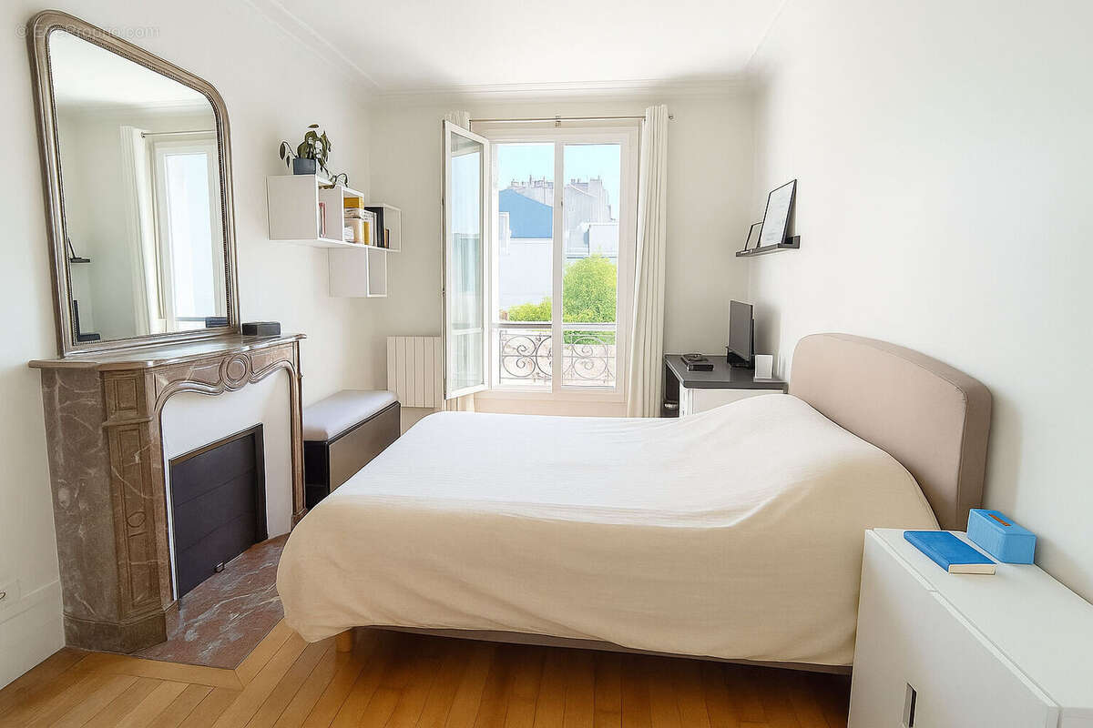 Appartement à CHARENTON-LE-PONT