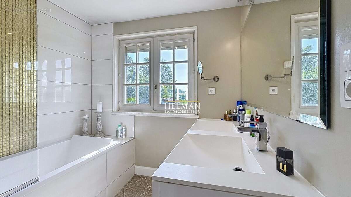 Maison à THIEMBRONNE