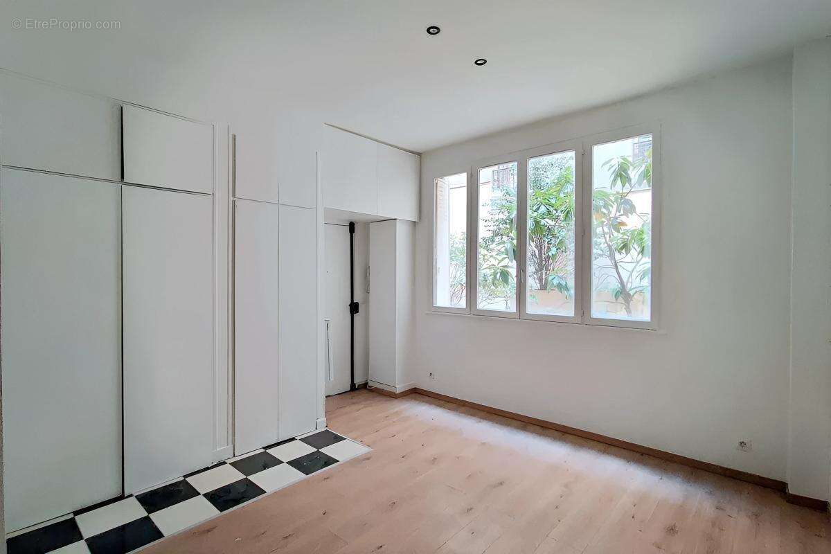 Appartement à PARIS-2E