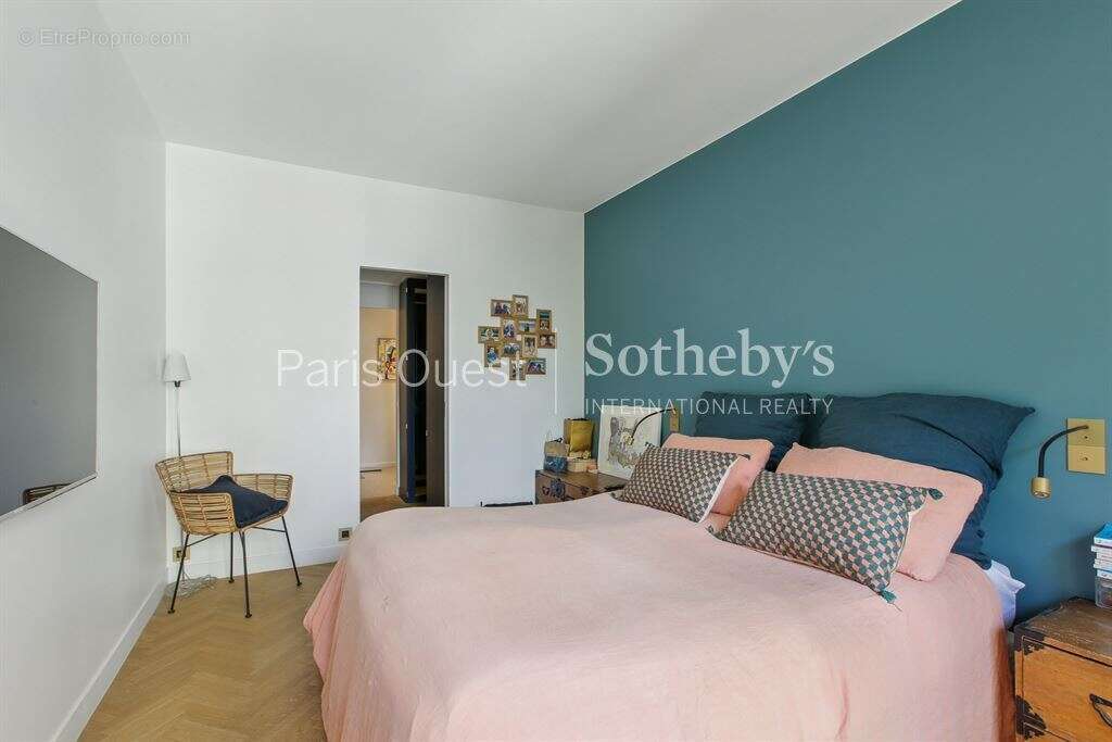 Appartement à NEUILLY-SUR-SEINE