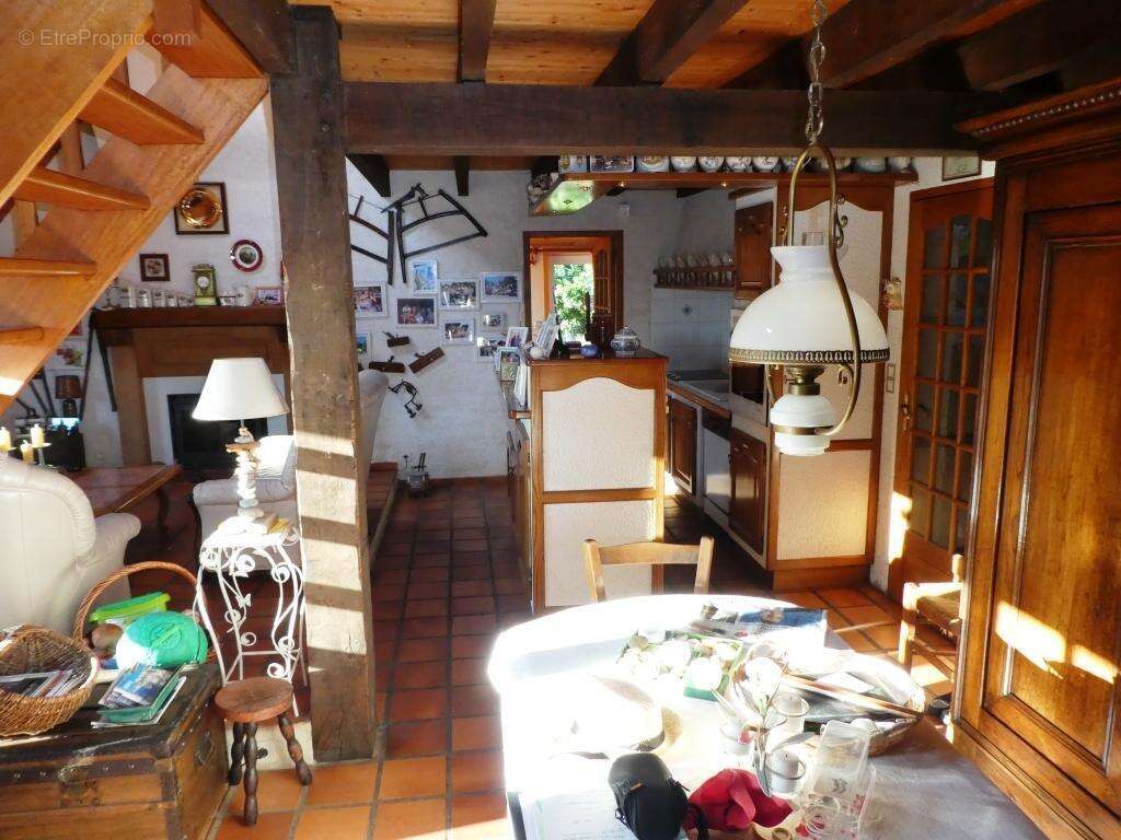 Maison à SAINT-CARADEC-TREGOMEL