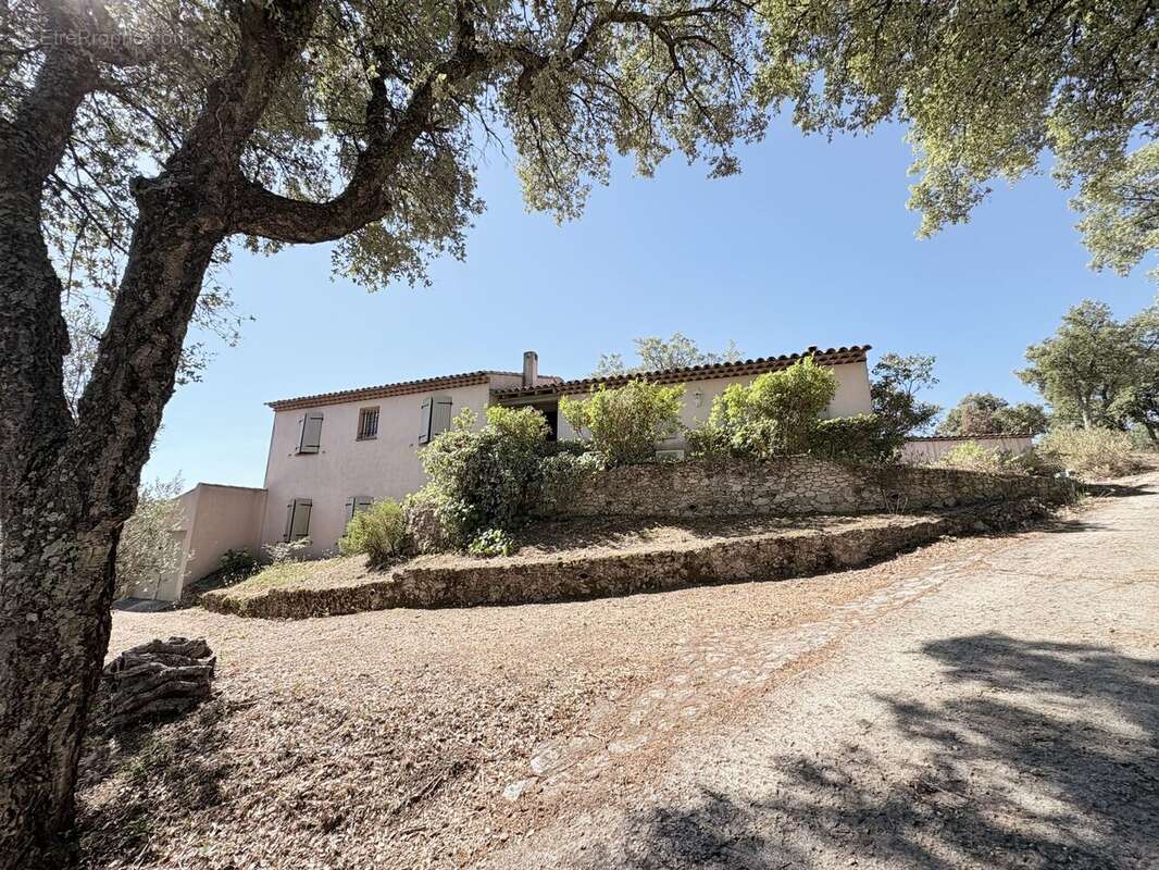 Maison à PLAN-DE-LA-TOUR