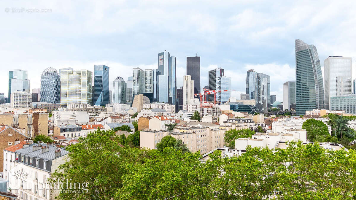 Appartement à COURBEVOIE