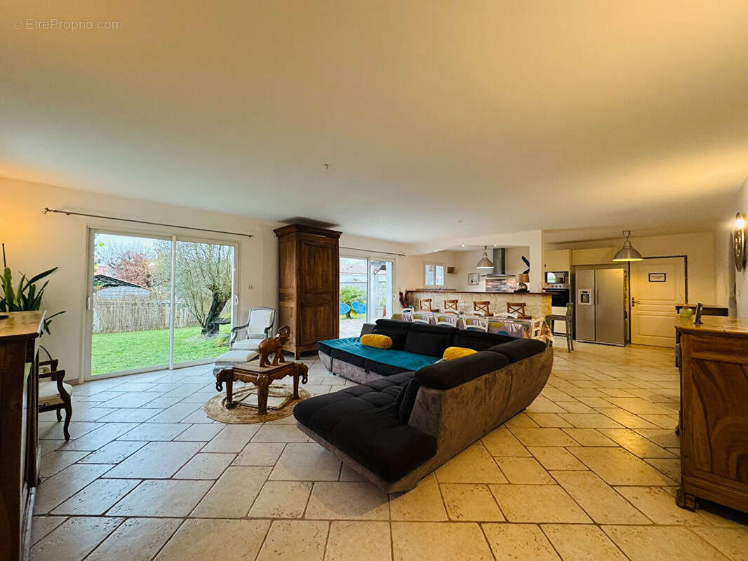 Maison à VAUX-SUR-MER