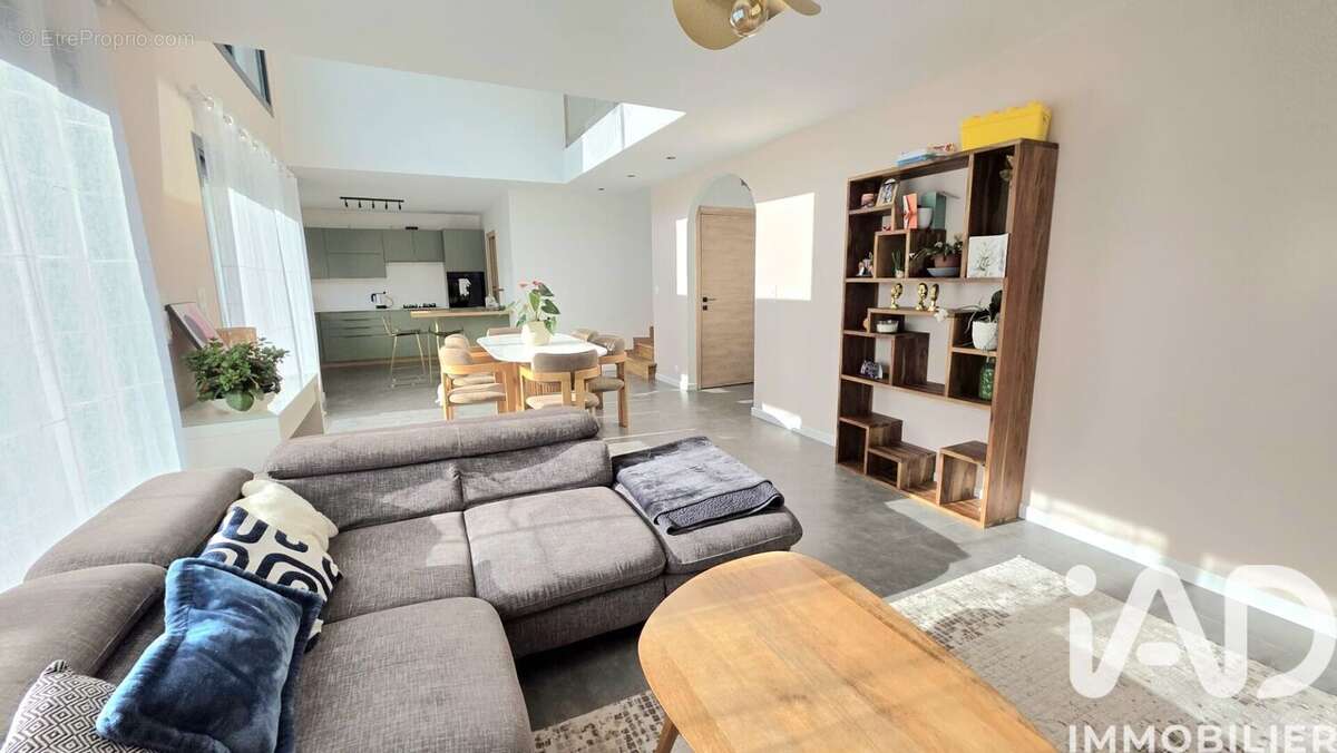 Photo 3 - Maison à SAINT-JEAN-BREVELAY