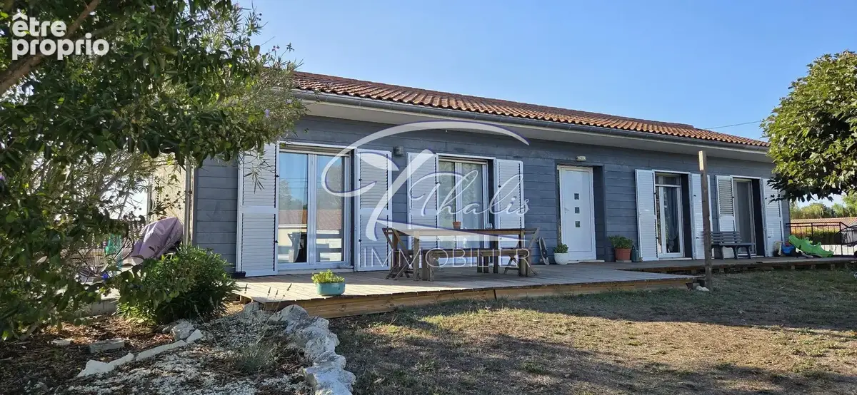 Maison 8 pièces 175 m² à vendre à La Lande-De-Fronsac (33240) - photo 2