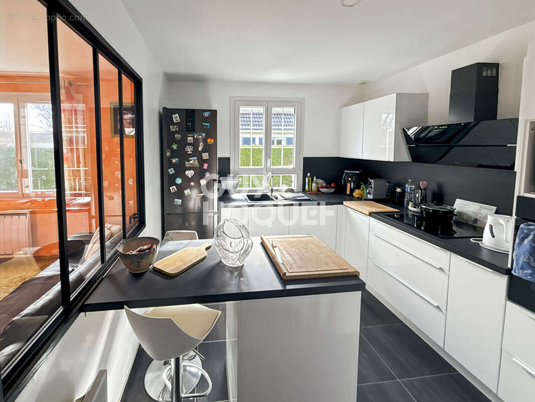 Maison à FONTENAY-TRESIGNY