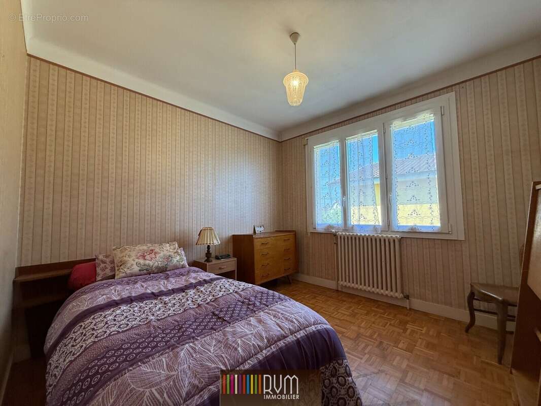 Maison à CEYZERIAT