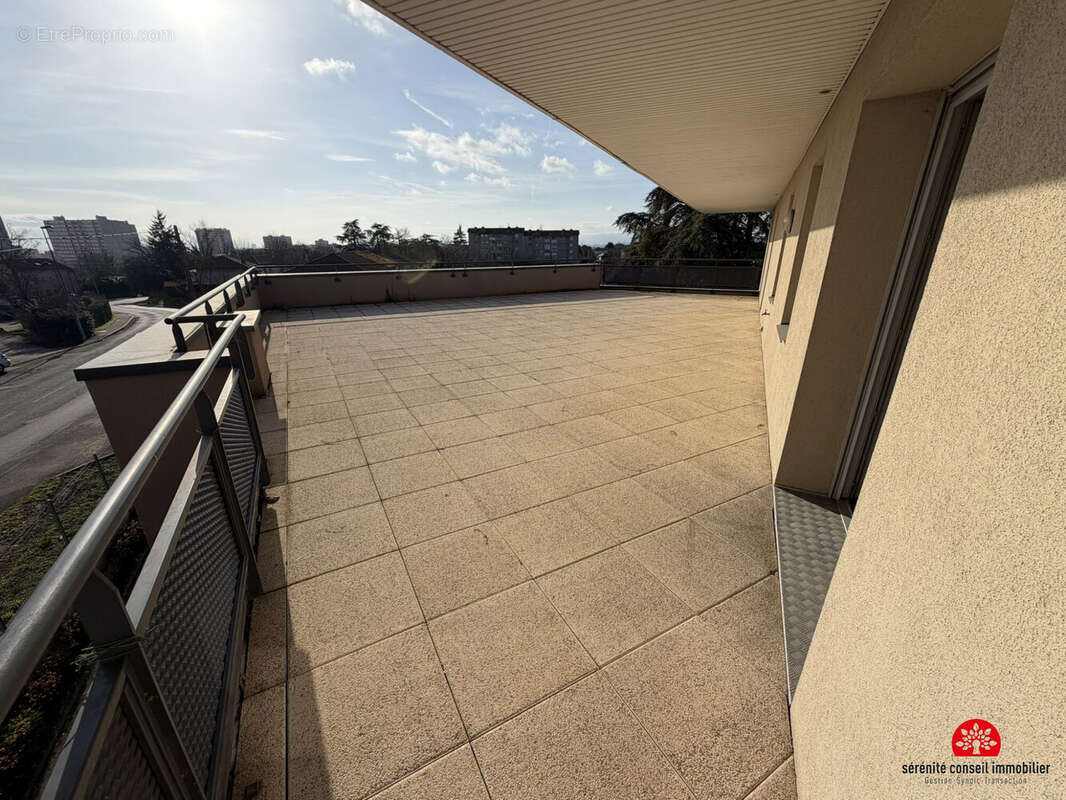 Appartement à RILLIEUX-LA-PAPE