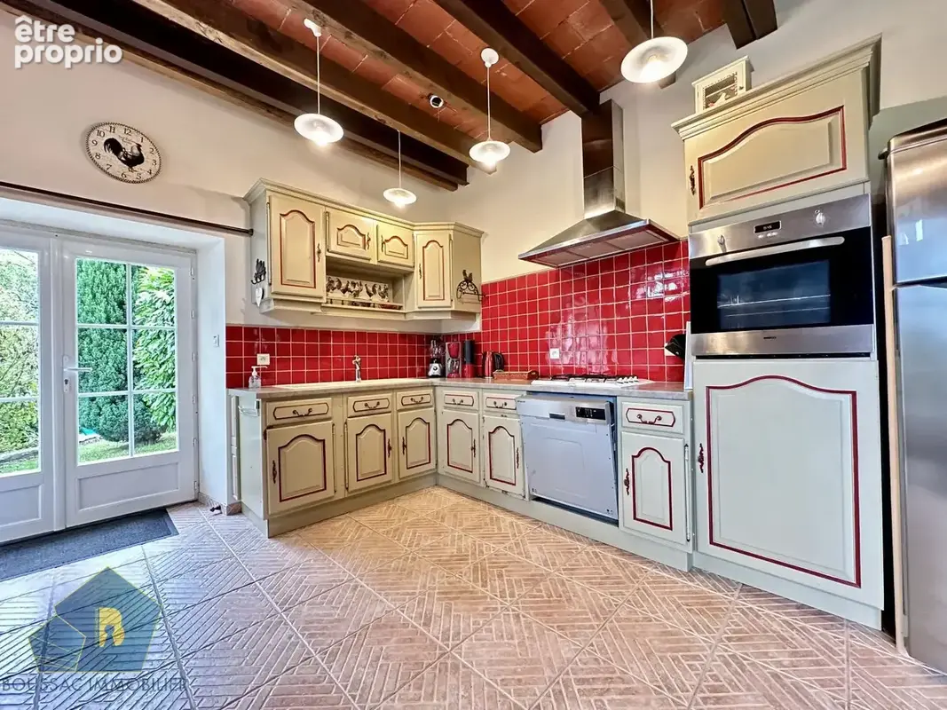 292 m² à Jouillat  - photo 5