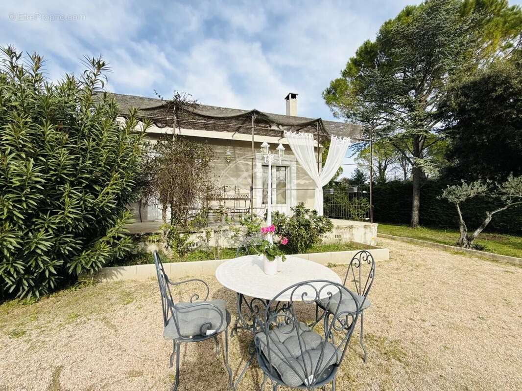 Maison à L'ISLE-SUR-LA-SORGUE