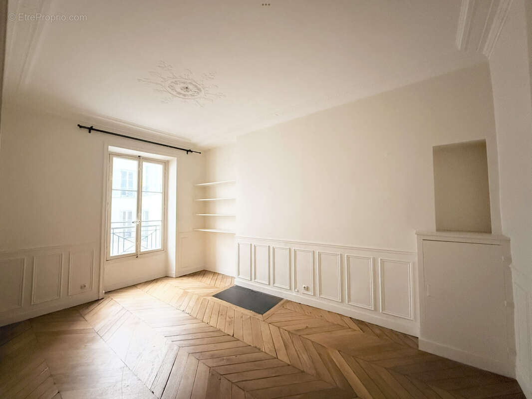 Appartement à PARIS-8E